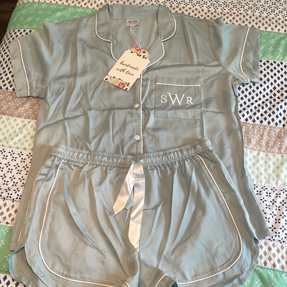 Seline Lounge Bridesmaids Pajama Set. Size M. Button-Up Short Sleeve and Shorts